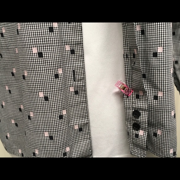 Cotton and polyester wrinkle free blouse. Square bottom. - Picture 3 of 5